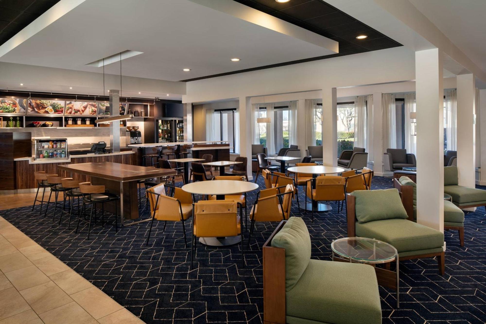 Courtyard By Marriott Bakersfield Hotel Exterior photo